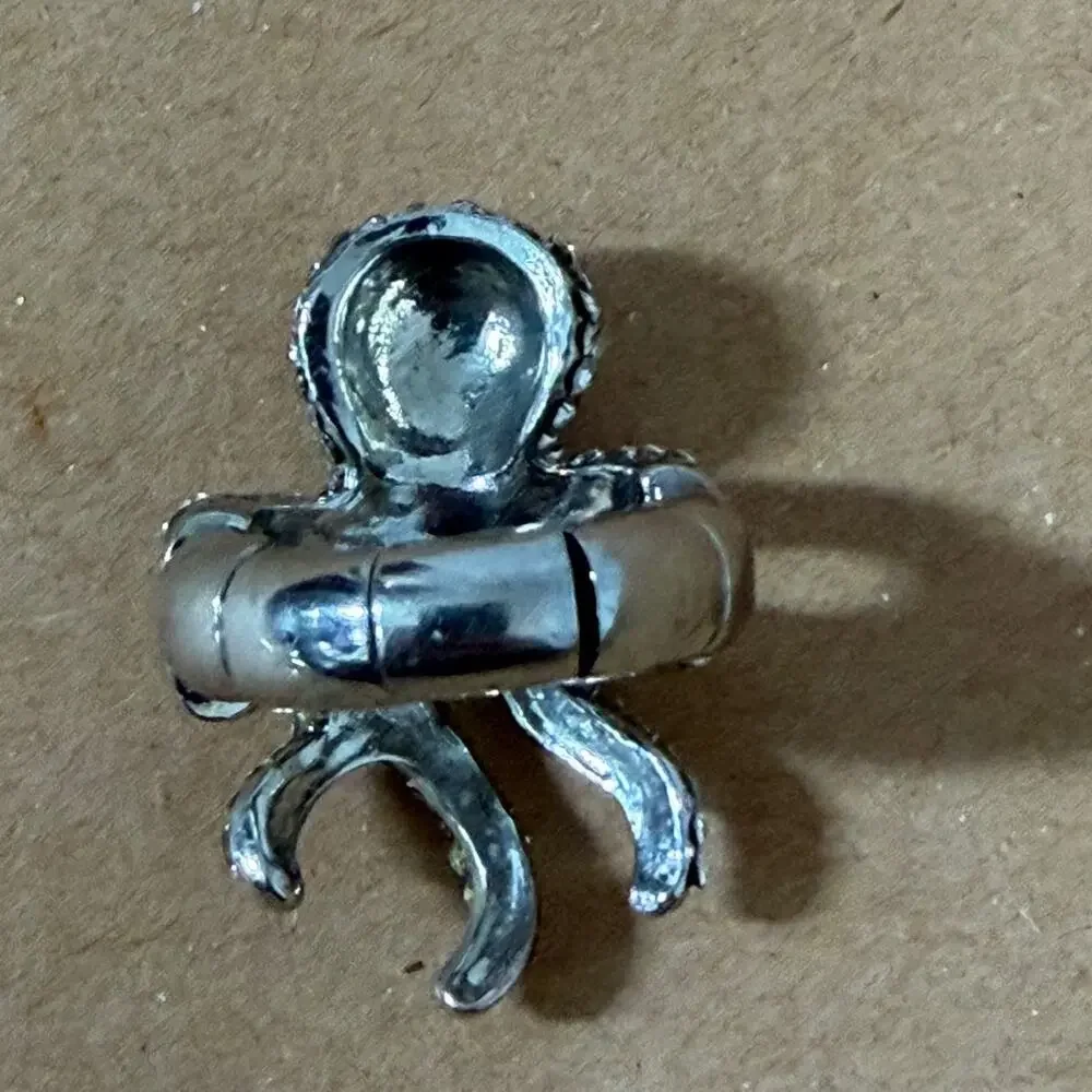 Sparkle‎ 1.5 inch tall Octopus Stretch Band Fashion Ring